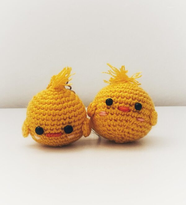 Llavero de simpático pollito, a crochet