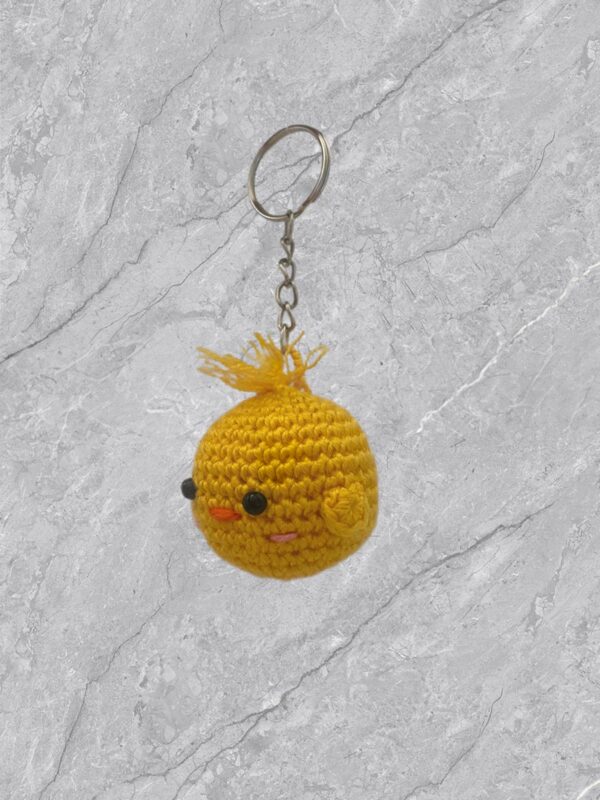 Llavero de simpático pollito, a crochet - Imagen 3