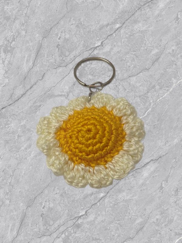 Llavero flor, a crochet